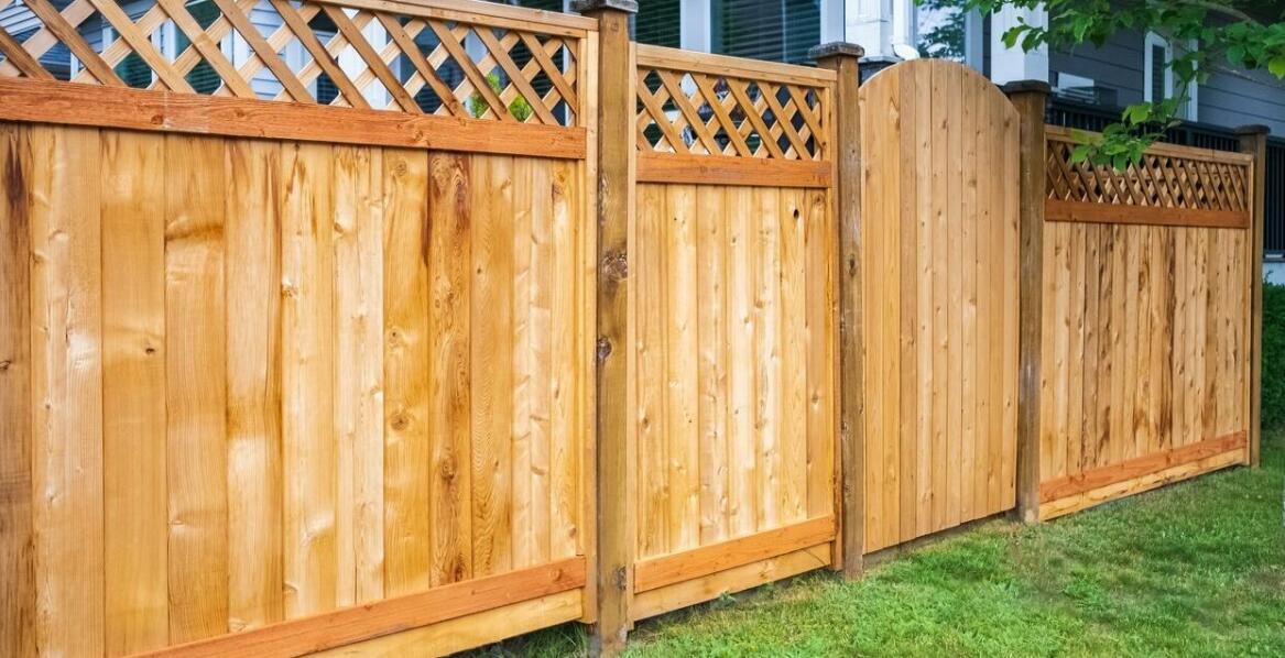 Jakie ogrodzenia zapewniają najwyższy poziom prywatności?