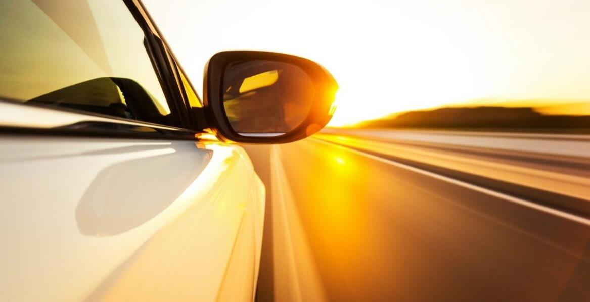 Rola atermicznych szyb w ochronie przed słońcem podczas jazdy
