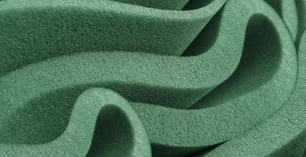 Jak spieniony silikon wpływa na termiczną izolację w przemyśle?