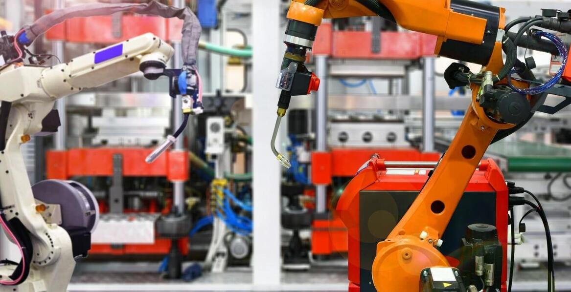 Jak manipulatory do produkcji wpływają na bezpieczeństwo pracy w zakładach przemysłowych?