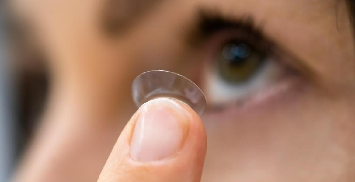 Kiedy należy rozważyć zmianę kontaktowych soczewek na nowe?
