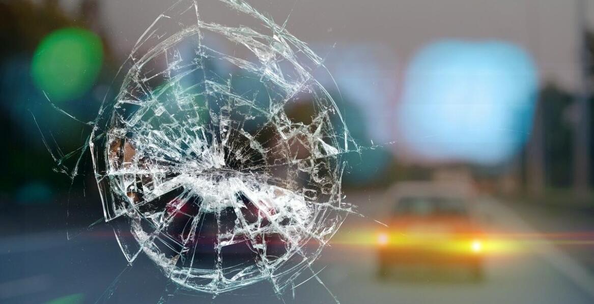 Znaczenie szybkiej reakcji na uszkodzenia samochodowych szyb