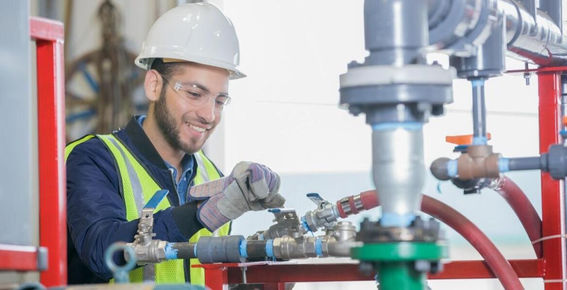 Jakie technologie wspomagają naprawę siłowników w przemysłowych maszynach?