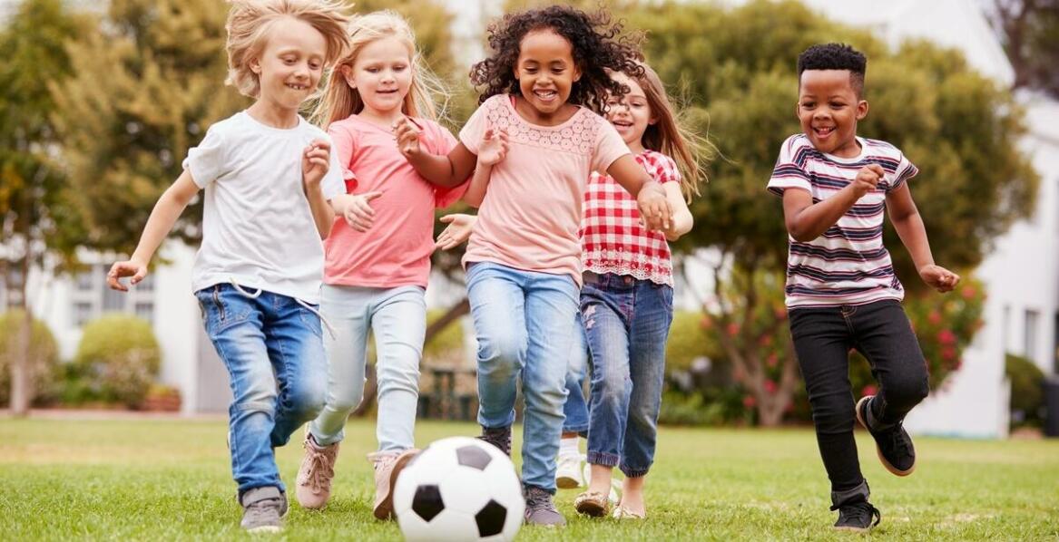 Nauka empatii i troski o innych w sportowym przedszkolu