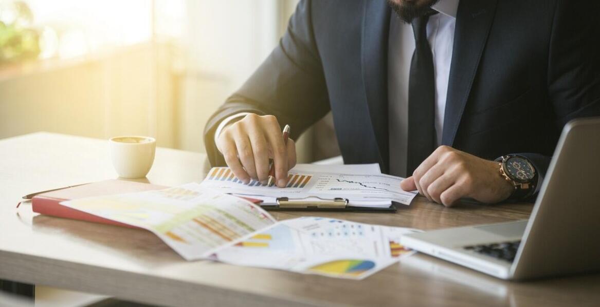 Biegły sądowy z zakresu rachunkowości jako doradca przy fuzjach i przejęciach.