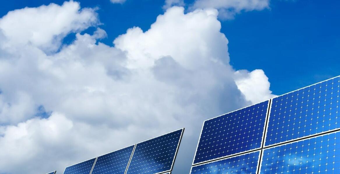 Jak magazyny energii przyczyniają się do redukcji emisji CO2?