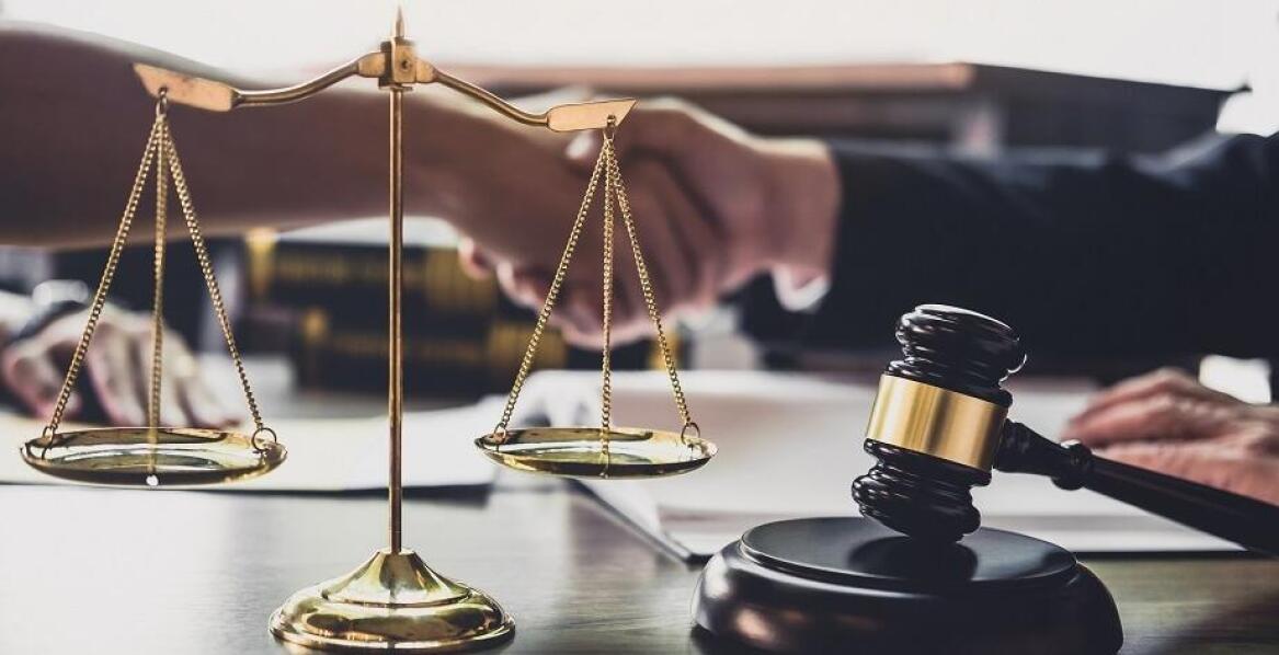 Jak prawnik do spraw mieszkaniowych pomaga w sprawach eksmisyjnych?