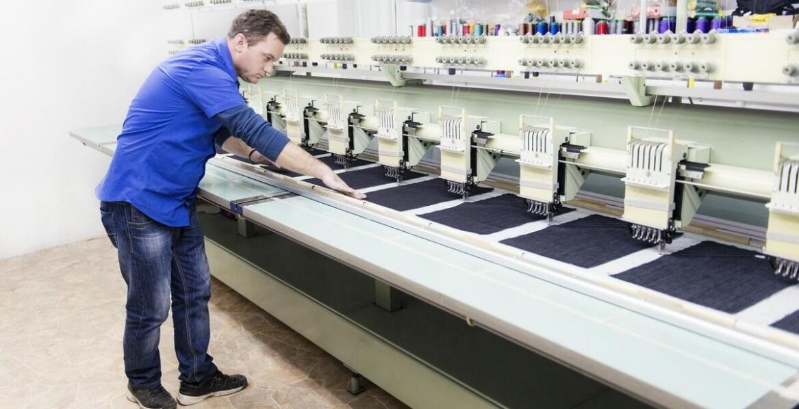 Jakie cechy wyróżniają polskie damskie dresy premium na co dzień?