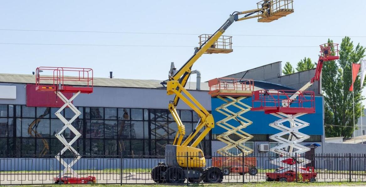 Kluczowe różnice między nożycowymi podnośnikami a koszowymi podnośnikami