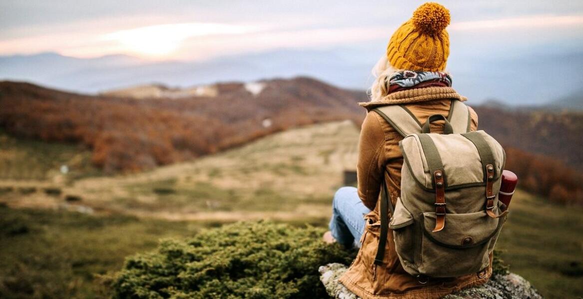 Wykorzystanie plecaków z nadrukiem w branży turystycznej