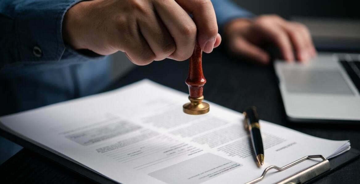 Procedura poświadczania daty pozostawania przy życiu osoby przez rejenta