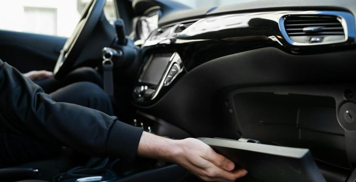 Wyposażenie pojazdów firmy Kamil: nowoczesne technologie w podróży