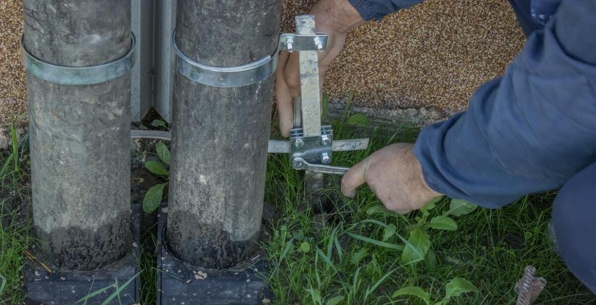 Wybór odpowiednich palików do montażu elektrycznej siatki dla kóz