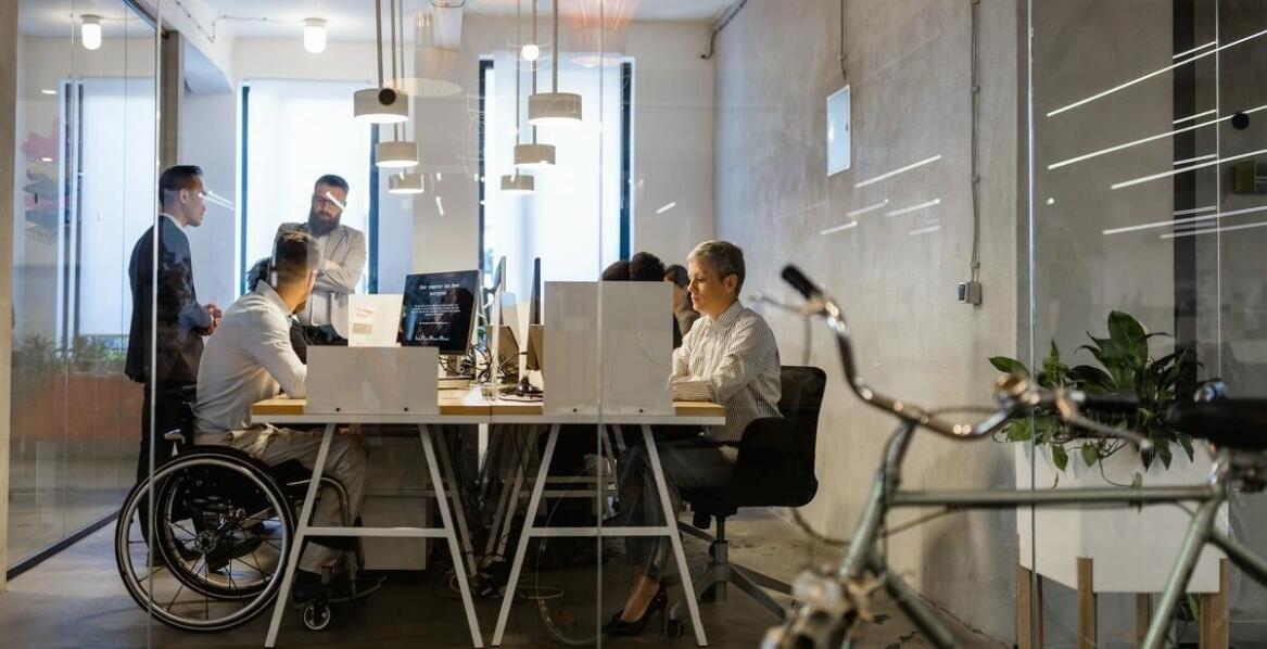 Jak zrównoważony rozwój wpływa na projektowanie zabudowy specjalnych pojazdów?