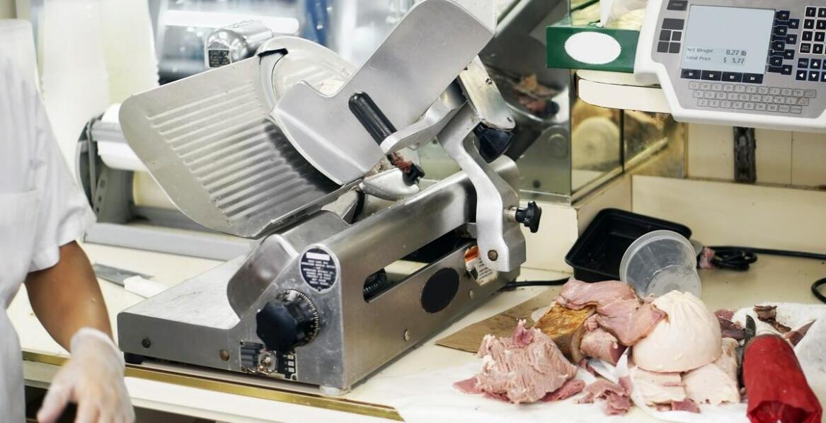 Jak elektryczna kotleciarka wspiera efektywność w kuchniach gastronomicznych?