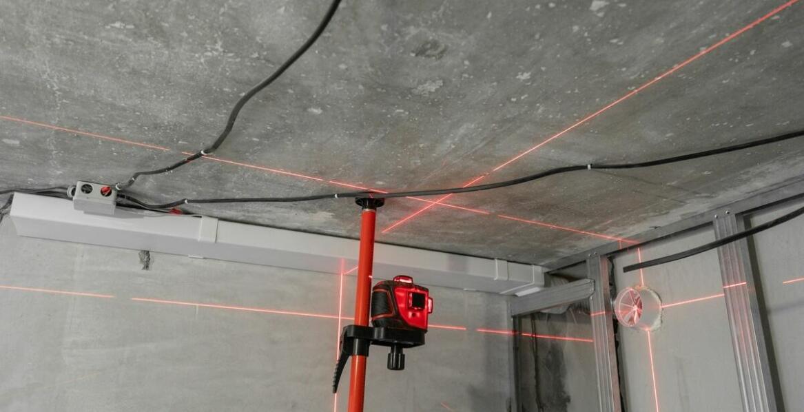 Jakie technologie wspierają proces instalacji samopoziomujących wylewek?