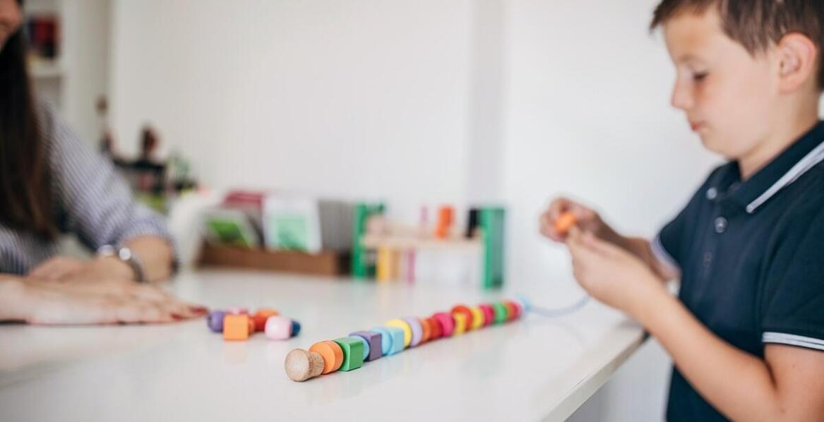 Pasywna i aktywna faza metody Tomatisa: jak wygląda terapia w domu?