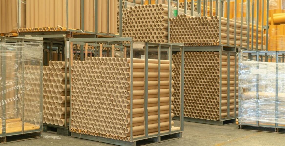 Kartonowe tuby z nadrukiem a optymalizacja kosztów opakowań