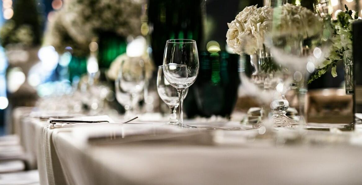 Organizacja okolicznościowych przyjęć – jak dbamy o każdy detal