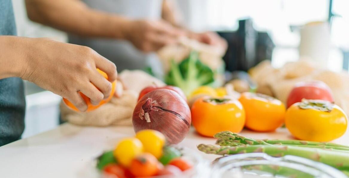 Jakie zastosowanie ma przenośny blender w diecie odchudzającej opartej na shake'ach?