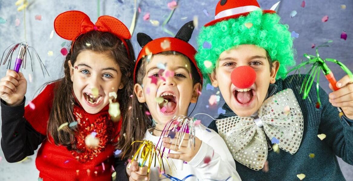 Jak wyjątkowe rekwizyty wpływają na odbiór magii u młodych widzów?