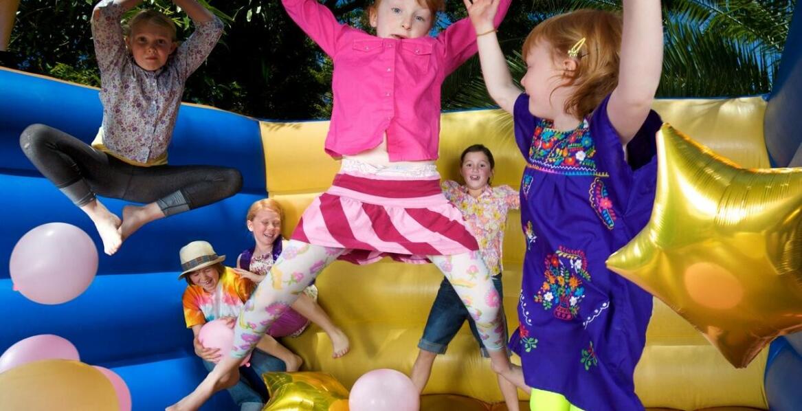 Charmsy jako sposób na wyrażenie radości dziecięcej i beztroski