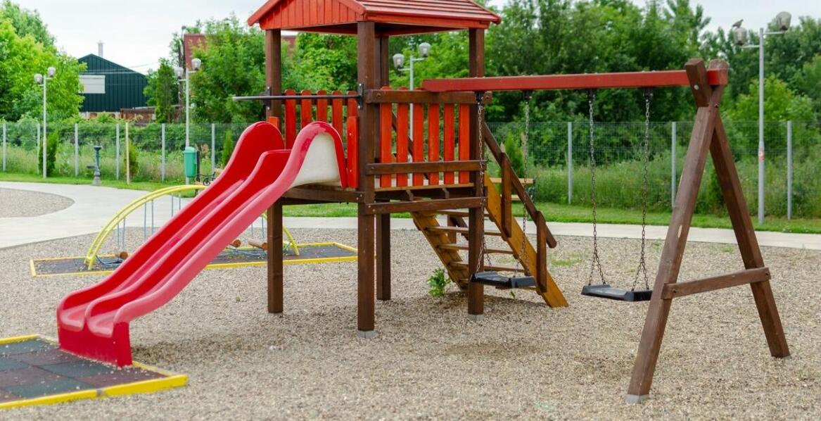 Nowoczesne kosze do koszykówki dla dzieci – rozwiązania dla placów zabaw