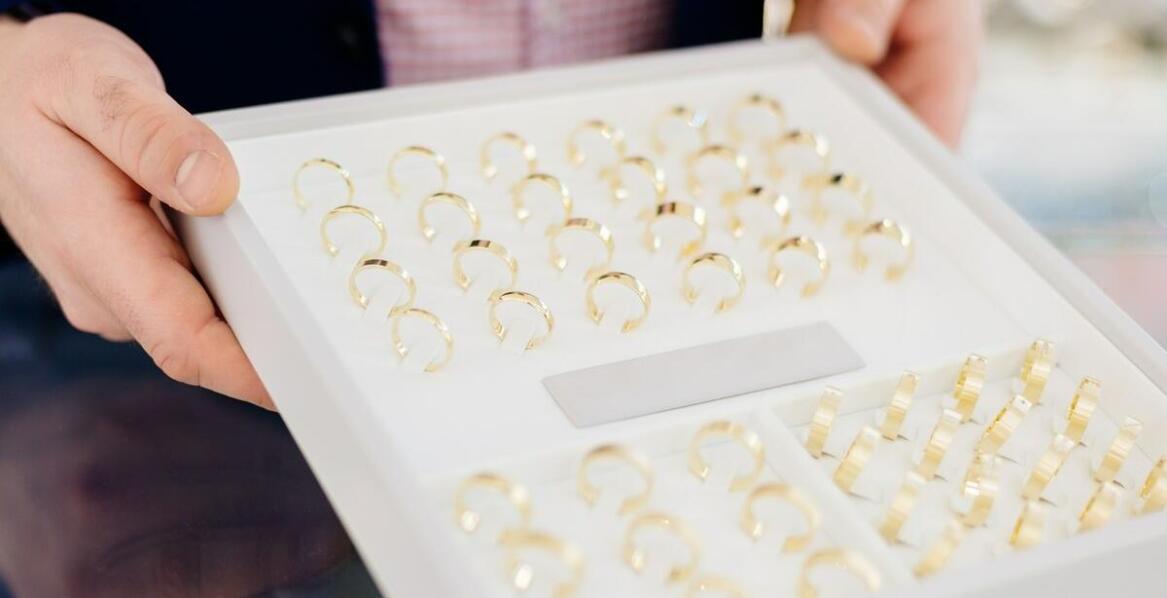 Wpływ próby 585 na trwałość i wygląd złotych dziecięcych kolczyków