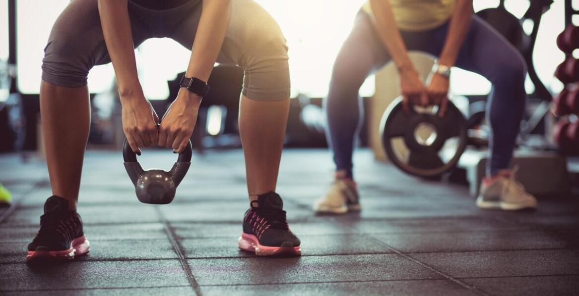 Wpływ zajęć ze sztangami na budowanie siły i wytrzymałości