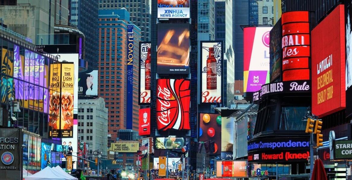 Innowacyjne technologie w projektowaniu i produkcji reklamowych billboardów