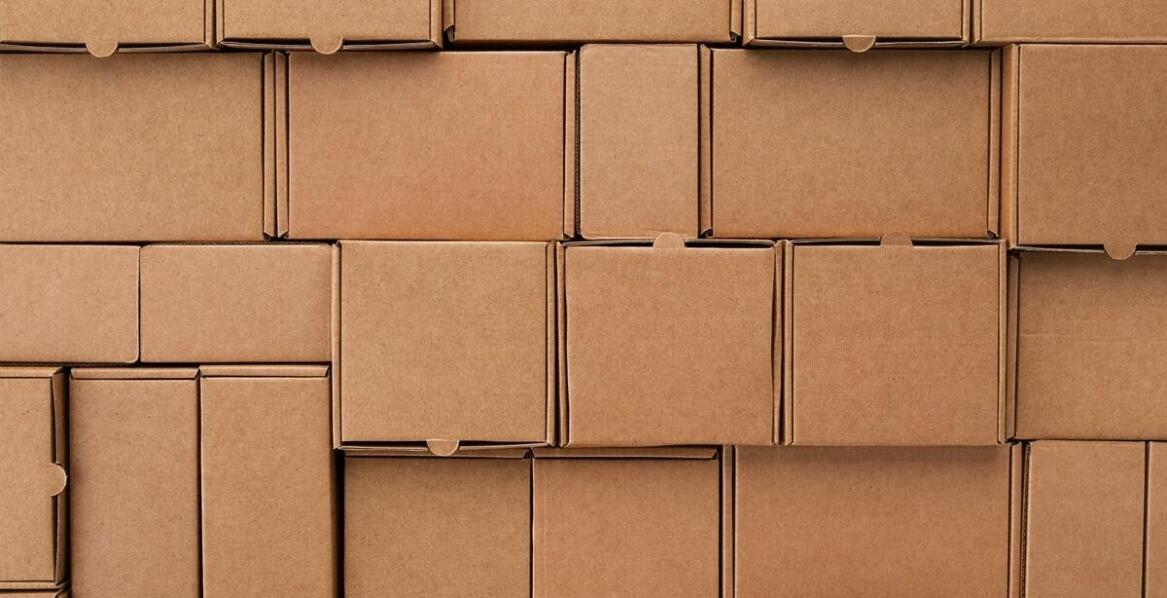 Zalety kartonowych ekologicznych opakowań w e-commerce