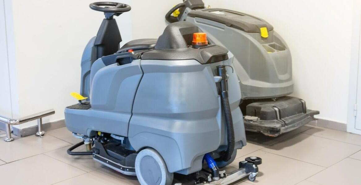 Specjalistyczny sprzęt do wynajęcia – jak zapewnić najwyższą jakość usług czystości?