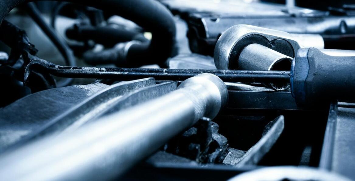 Przegląd haków holowniczych do różnych modeli samochodów w Tarnowie.