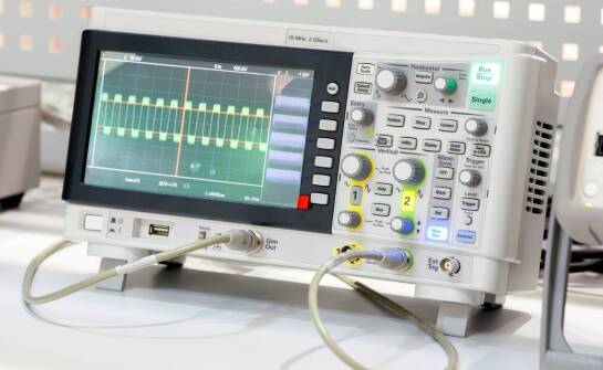 Czujnik g jako narzędzie do analizy drgań widmowych