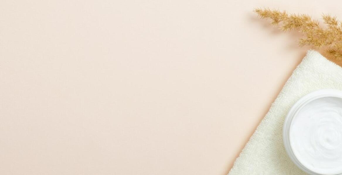 Ręcznie robione szczotki do twarzy – naturalna skórna pielęgnacja