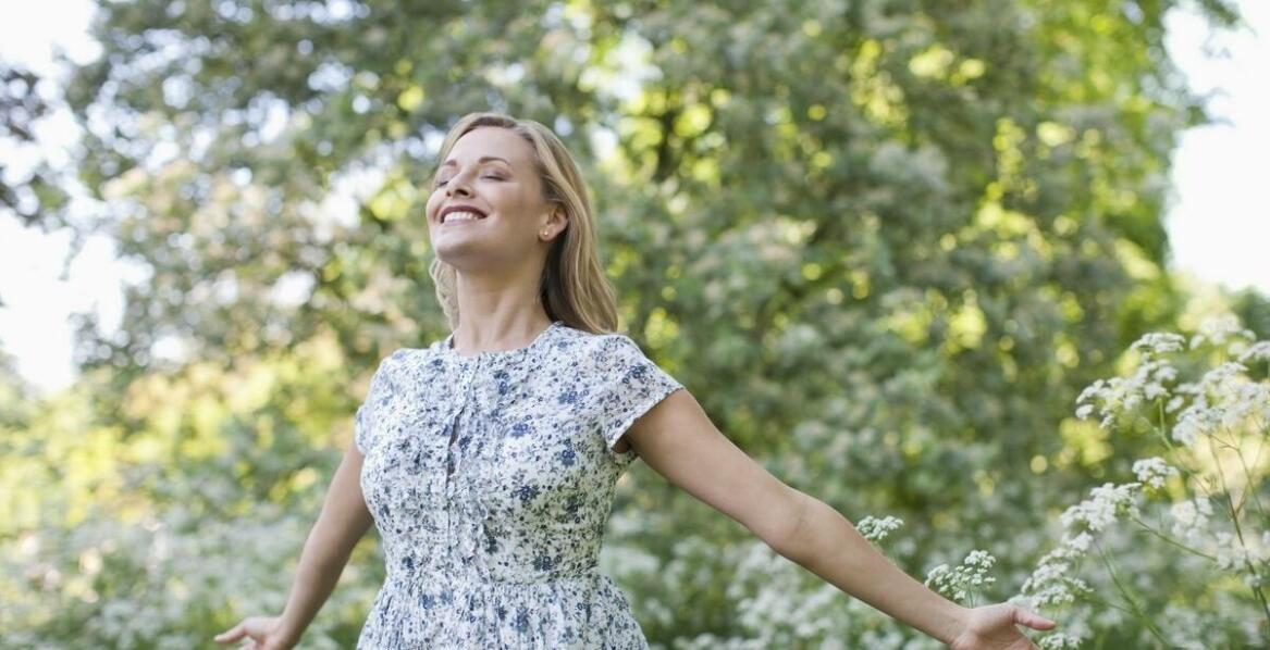 Rola naturalnego światła w sesjach zdjęciowych na świeżym powietrzu