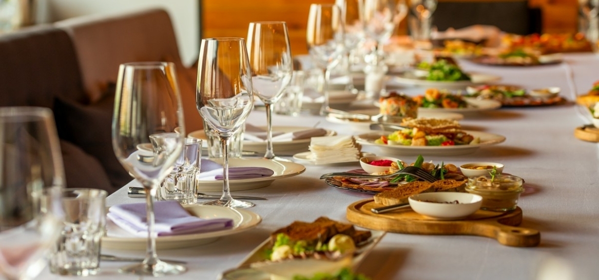 Catering na specjalne okazje z Restauracji Łąkowej