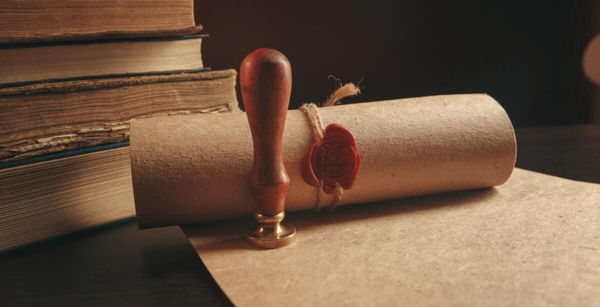 Tani notariusz – co warto wiedzieć o poświadczeniu pewnej daty?