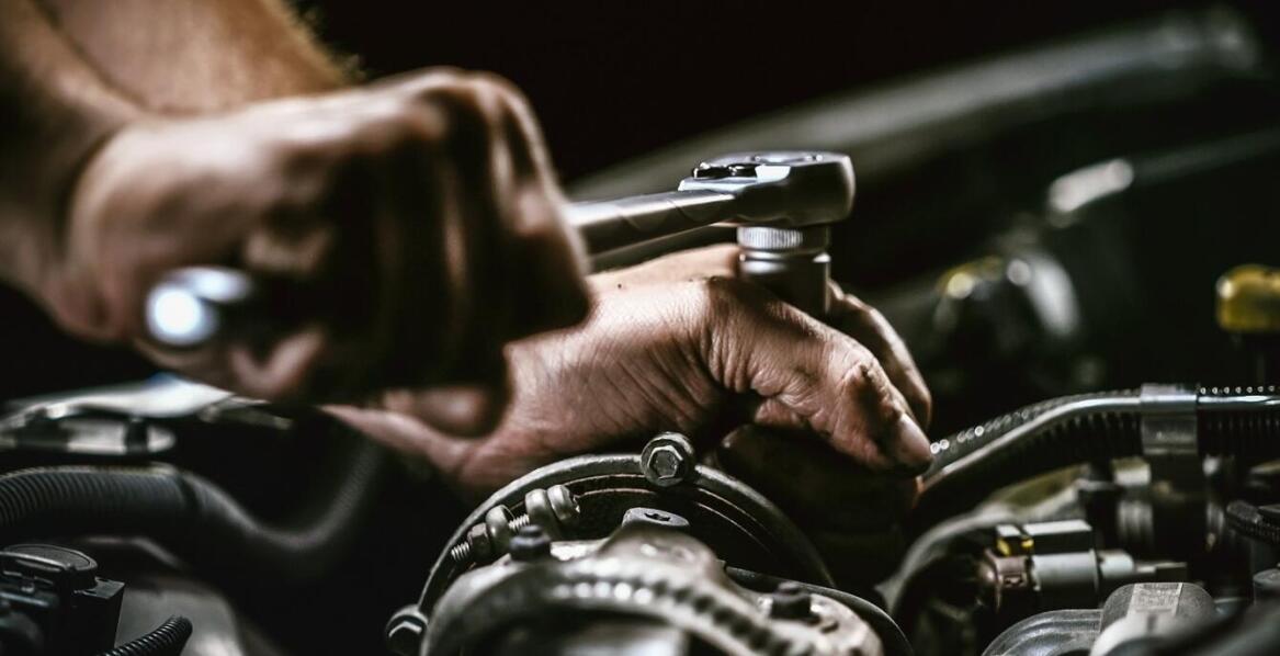 Dlaczego warto korzystać z certyfikowanych zamiennych części przy naprawach?