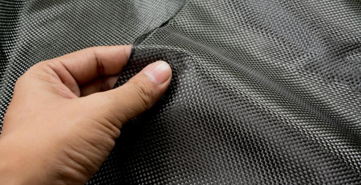 Porównanie materiałów wykorzystywanych do produkcji toreb na kołowrotki