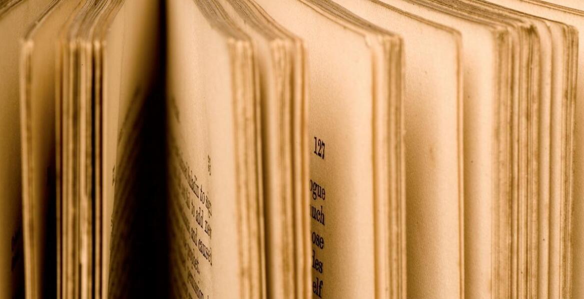 Jak historyczna literatura interpretuje zmiany społeczne?