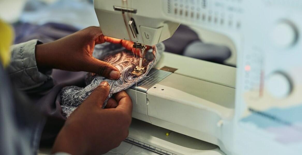 Dlaczego warto zlecić profesjonalistom serwisowanie maszyn szwalniczych?