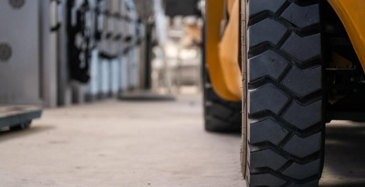 Jakie są najnowsze trendy w projektowaniu wideł do wózków widłowych?