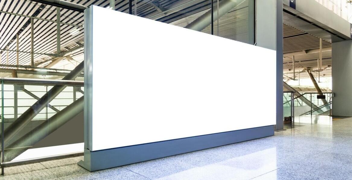 Efektywność wielkoformatowego druku w tworzeniu promocyjnych materiałów