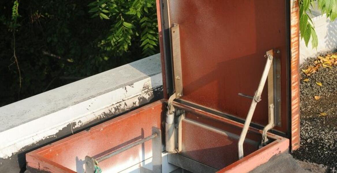 Klamka do dachowego wyłazu a zagadnienia związane z montażem