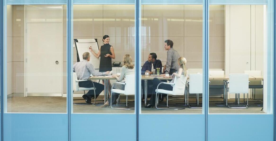 Jak mobilna tablica ułatwi prezentację projektu?