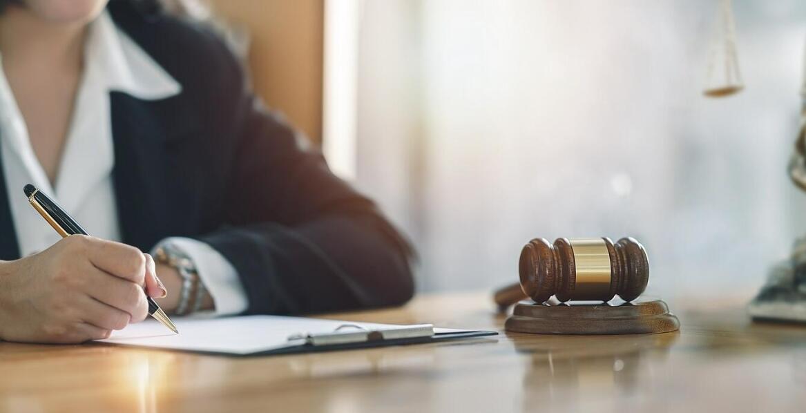 Prawne aspekty ochrony tajemnicy przedsiębiorstwa w kontekście publicznych zamówień