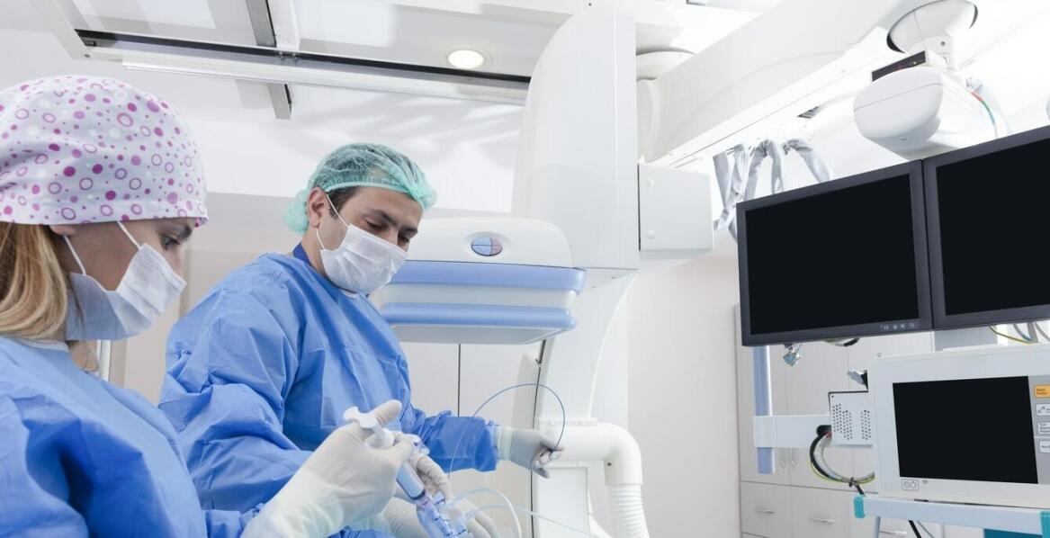 Wpływ analizatora składu ciała na personalizację terapii w chirurgii naczyniowej