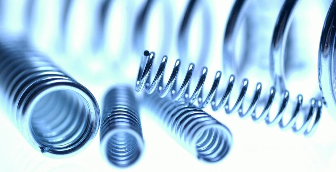 Znaczenie naciągowych sprężyn w precyzyjnych mechanizmach – kluczowe aspekty