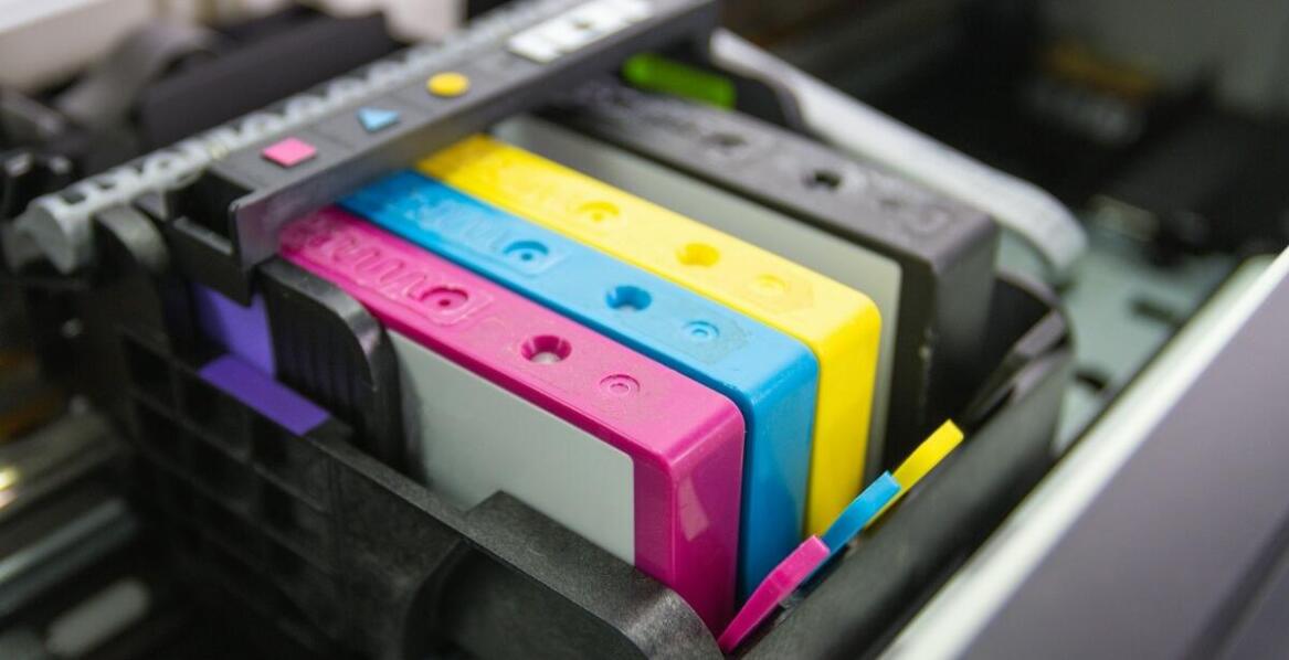 Jakie są zalety korzystania z oryginalnych tonerów do laserowych drukarek?